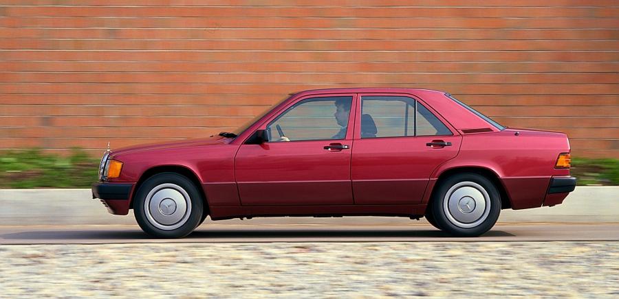  Mercedes-Benz 190 E 1988 года  (фото 10 из 11)